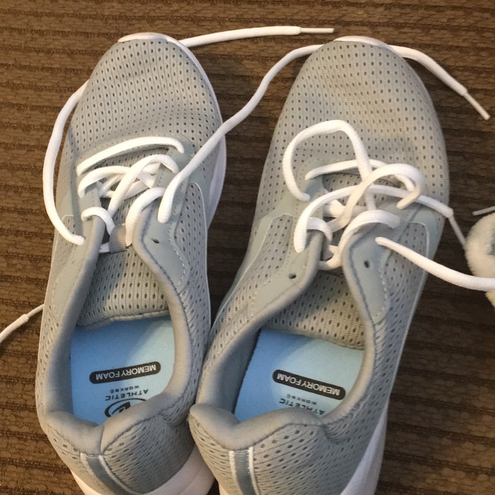 Athletic Works tennis shoes